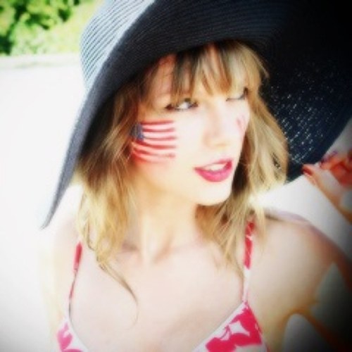 Taylor Swift is a huge inspiration to me, including Justin, Demi, & Miley. Love ya'll.