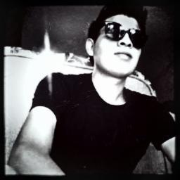 Fuma Weed! \o/  y Que la música se escuche mas fuerte que tus problemas!Rock.. Rock.. Rock and Roll |m|....  Pink Floyd my drug... *w*