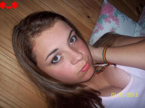 α gαrotiinhα imperfeitα,
αqeelα qeê chorα de dor,
αqeelα qeê ja sofreu poor αmor,
αqeelα qe sαbe se αrrepender ♥