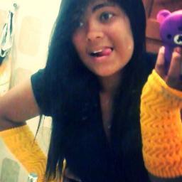 Compreendi que viver é ser livre, que ter amigos é necessário, que lutαr é manter-se vivo, que prα ser feliz bαstα querer!