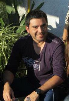 Ex futbolista del Liceo, Ex tenista del Instituto, Ex jugador de taca taca, ex Jugador de Ping Pong, Actualidad Diseñador Gráfico multimedia.