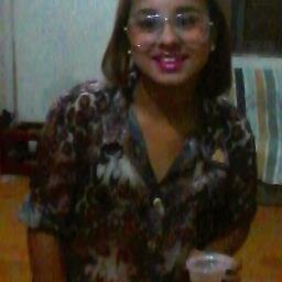 Cilmenta, dramatica, chata, teimosa, dificio de entender.. Mtt prazer essa sou EU..