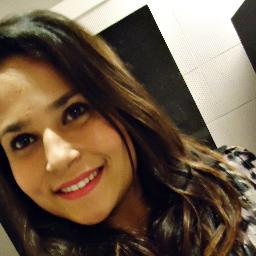 Não tenho tempo de odiar quem me odeia..Estou oculpada demais amando que me ama!! ;-)