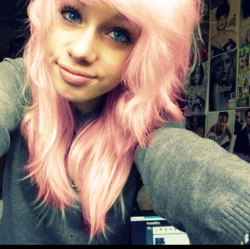 WinterJane_TWD's profile picture. Names Nala,I love The Governor but hate Merle,I have scar cat whiskers on my cheeks from Merle.Im immune to the virus through bites -17,Single,TWDRP-