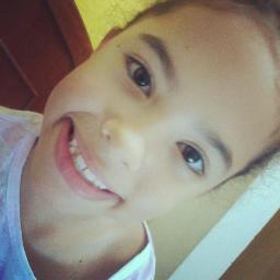 Tenho 8 anos, sou Palmeirense, amo a @larimanoela e amo Carrossel!