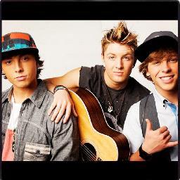 fans of emblem3 since the beginning ~E3~. Sunset Blvd.☀
7-29-13❤