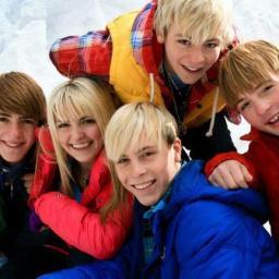 R5andLAURA's profile picture. I follow back