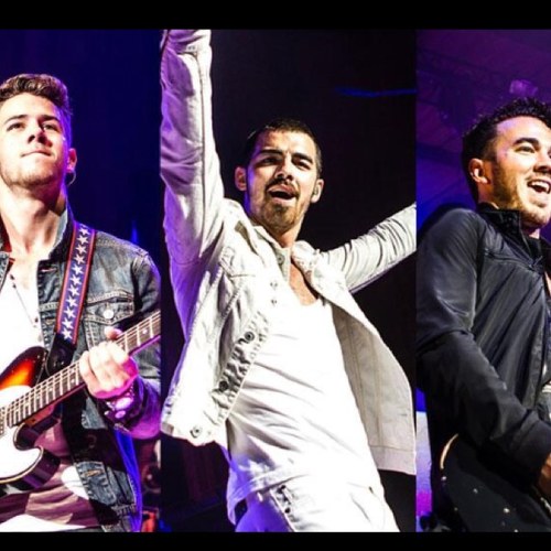 l0v3jobros's profile picture. Yes im a real fan i just got hacked on my bog account so if you could follow me thatd be great