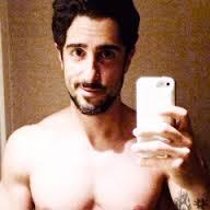 Mion lindooooo demaais,não é um amor comum é um AMOR DE FÃ e uma fã que faria qualquer coisa pelo seu ídolo s2 s2