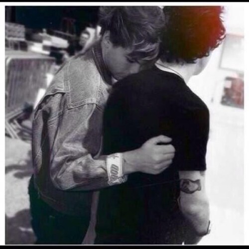 Louis Tomlinson, best Tommo, best in one direction. Dating Harrrrry and I'm not sorry.