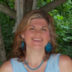 Marketing manager, wife, mom, Weight Watchers lifetime member, loves hanging out at the pool, walks on the beach & spending time with friends and family!