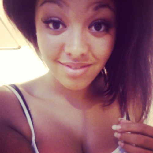 follow me I'll follow u back :)