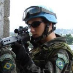 Amo Muito Jogar Futebol, Correr Na Praia Mais o meu tempo é muito poco causa do trabalho não tenho muito tempo de sair trabalho Quartel da Marinha Sou Fuzileiro