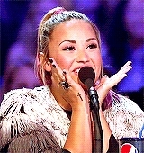 Forever19121's profile picture. IT'S @AdoreLeoAndKate. Someone hacked my acc. :(