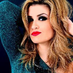 Dj, Make Up Stylist, Designer de Moda, Paulista morando em Minas, Corinthiana de coração, Sagitariana, Feliz... ♥