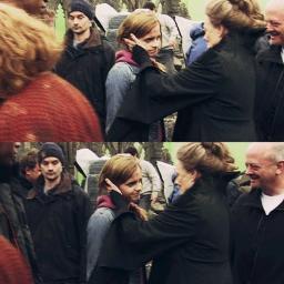 #PotterHead. Tuve la mejor infancia gracias a los libros de Harry Potter. Te amo @EmWatson. PotterHead Always.