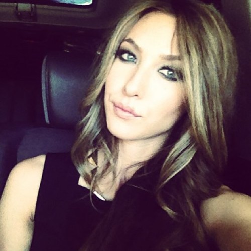 LA based Makeup Artist. Soul hungry and hippo hungry.