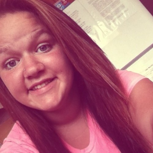 i live in chesnee :) and i hae the most amazing boyfriend in the world well thats pretty much it :)