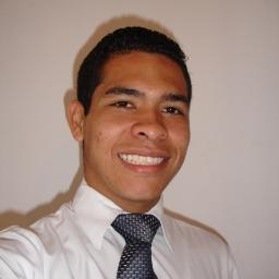 naci en caracas me crie en colombia y ahora vivo de nuevo en venezuela ....