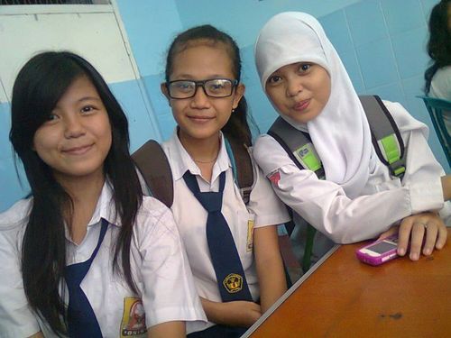 cinta tuhan,rendah hati,jujur,setia :-)