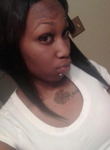 BITCH! im on my Ps & Qs! Loving my son... Saying fck yu hoes!