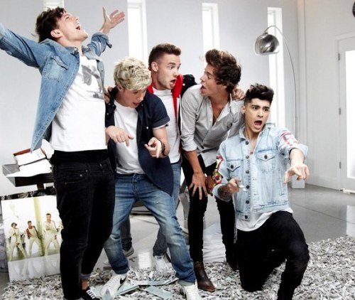 If you love 1D then follow me!!(; for updates quotes and pics!