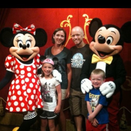 have a passion for Jesus, family, college ministry, Disney, and running!!!