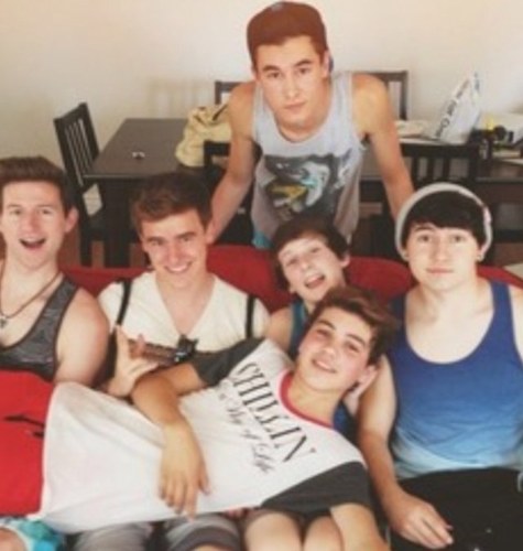 THE BOYS HIT 1M SUBS 0/6