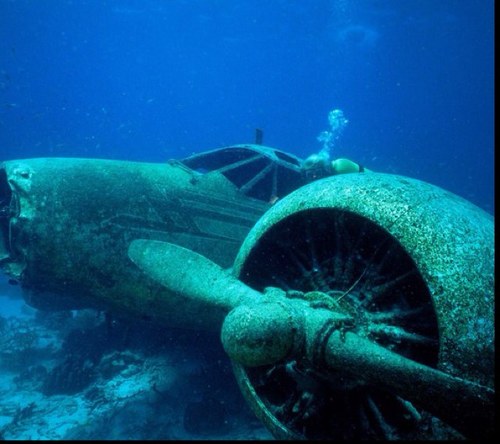 From wrecked planes to ancient sculptures, this account will show you a lot of what remains hidden underwater today.