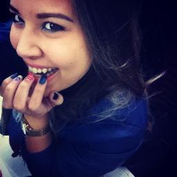 Louco é quem não procura ser feliz.  
http://t.co/DLqqnxuQXZ