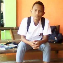 Hobi banget main Futsal. Hidup di bawa Fun aja dan selalu bersyukur apa yang  telah di berikan kepada allah swt