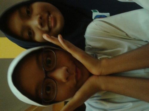 BalQis...16..smkSJ...follow if u want..let's be friend yooo