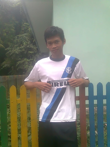 Simple, Pendiem, n kalo udah akrab biasanya suka ngebanyol,gitu...!!!!!!