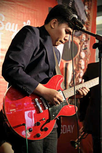 @six_glasses well im indonesian guy...
born in jakarta the  GUITARIST / vocalist 085718717474/081393656336 pin 320F46EC email hezky.criminal@yahoo.com