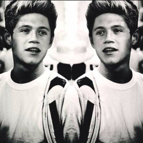dont cry bby he doesnt follow me either