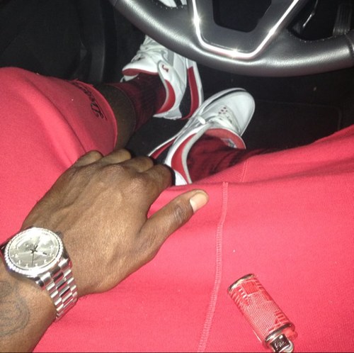 i ball out every chance i get cause niggas die yung N dont get a chance 2 do shit!!