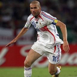 momozap003's profile picture. 