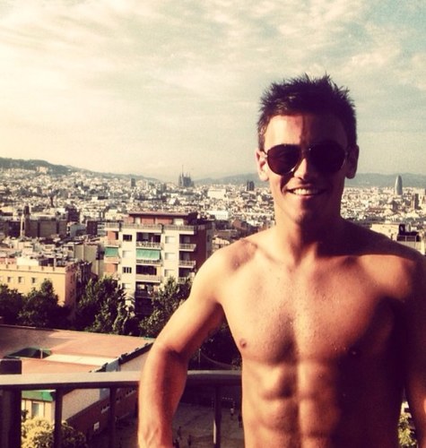 TomsBrownEyes's profile picture. met tom 17/08/2012 & met chris 8/12/13