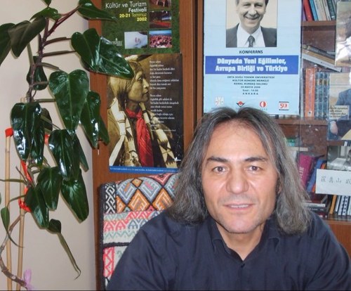 Dağlara birde türkülere tutkun