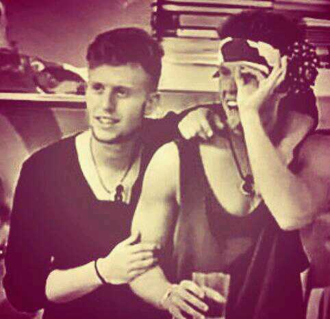 GEMELISTA HASTA LA MUERTE, MUY FAN DE @gonzalomontoya9 @charlimontoya @FdMONTOYA y @susana_bicho GRAANDES