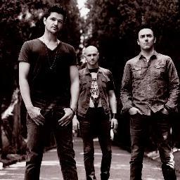Loves @thescript