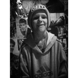 tinythabomb's profile picture. like a boss