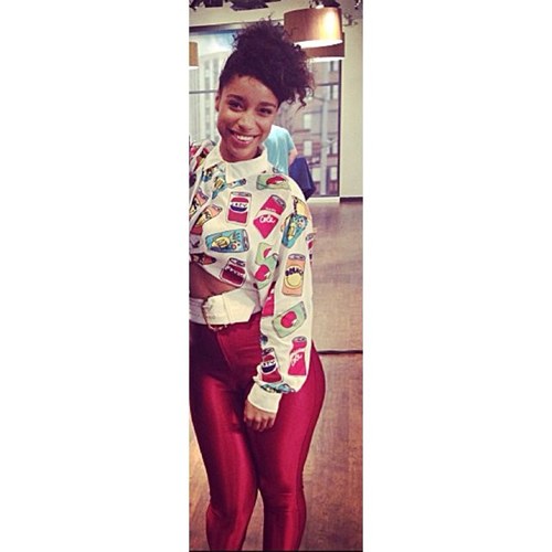 liannelahavasx's profile picture. lianne follows on both and we have met her! She's rt'ed, favourited, tweeted & dm'd ♡