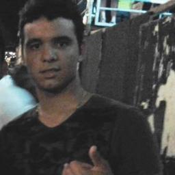 - É necessário sempre acreditar que o sonho é possível,
Que o céu é o limite e você truta é imbatível. ♫