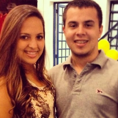 Quem me ve, me ve sorrindo e vai ser sempre assim !