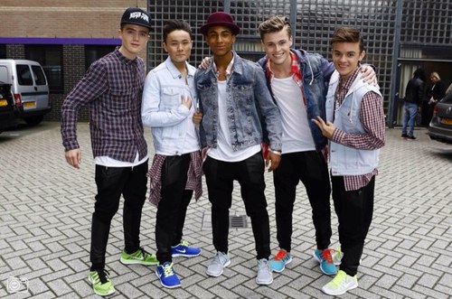 B-brave fan account! Vind jij b-brave ook zo leuk, lief, super, knap enz. ? Druk dan op die followknop!!!!