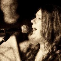 lyn may (@stretchercase) 's Twitter Profile
