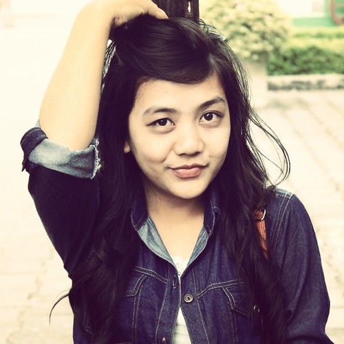 I'm a Dreamer, Lover, Just a Simple Girl,and  I ♥ My Life with all I have :)