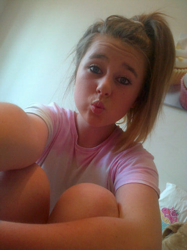 Pin:2B0BEE66  Kik: katiebabeey  Facebook: Katie Honey Harvey