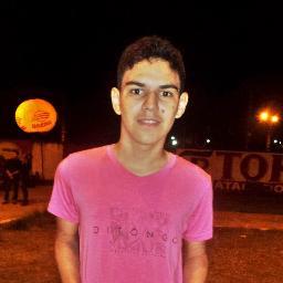 Tenho 16 anos , facebook: caio fellipe silva , sou estudante.